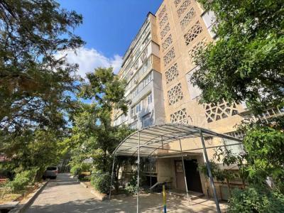 Продаю 1-комнатную квартиру, 45кв. м., этаж - 7/9, 10 мкр / ЮЖНЫЕ ВОРОТА .