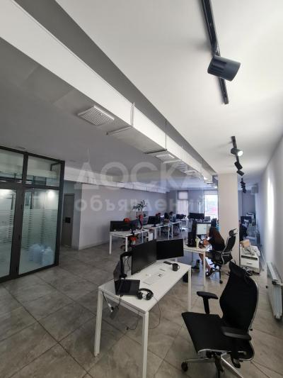 Продаю офисное помещение 100кв. м., Юнусалиева 74 в современном здании " Grey" Не агентство! 0222998020.