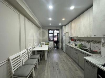 Продаю 3-комнатную квартиру, 90кв. м., этаж - 12/12, Политех.