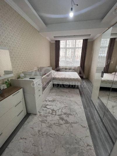 Продаю 2-комнатную квартиру, 67кв. м., этаж - 1/10, Асанбай мкр .