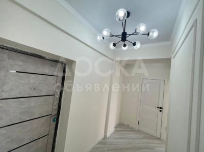 Продаю 1-комнатную квартиру, 43кв. м., этаж - 9/12, Асанбай мкр .