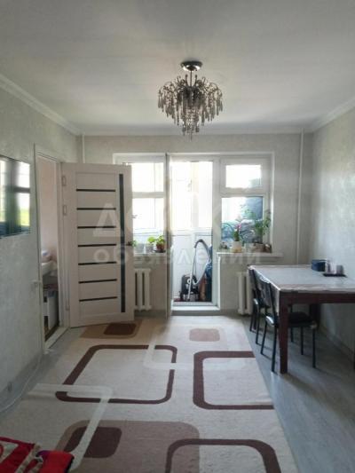 Продаю 3-комнатную квартиру, 58кв. м., этаж - 2/4, 4 микрорайон.