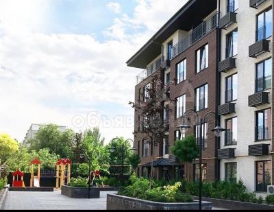 Продаю 5-комнатную квартиру, 195кв. м., этаж - 1/5, Аламедин 1.