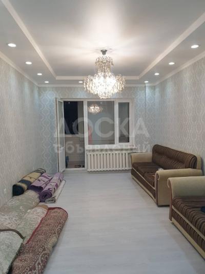 Продаю 3-комнатную квартиру, 110кв. м., этаж - 1/9, мкр. Джал.