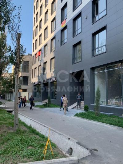 Продаю 2-комнатную квартиру, 58кв. м., этаж - 11/13, центр.