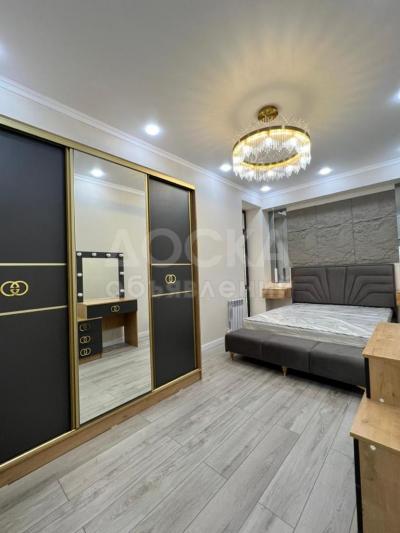 Продаю 3-комнатную квартиру, 90кв. м., этаж - 2/12, 4 мкр .