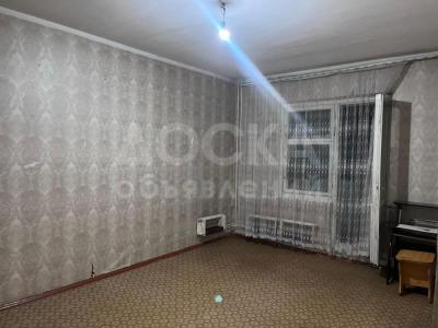 Продаю 1-комнатную квартиру, 43.8кв. м., этаж - 3/9, Средний джал .