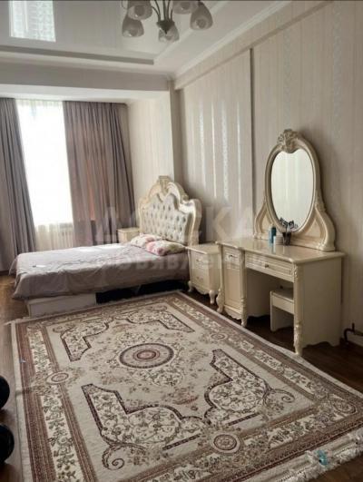 Продаю 3-комнатную квартиру, 83кв. м., этаж - 8/10, Золотой Квадрат .