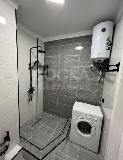 Продаю 1-комнатную квартиру, 50кв. м., этаж - 3/14, центр.