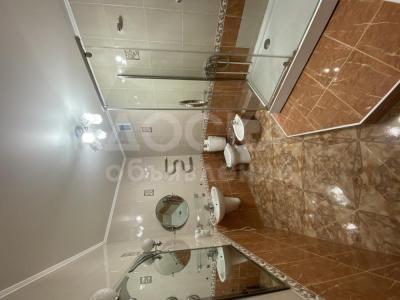 Продаю 4-комнатную квартиру, 162кв. м., этаж - 6/9, 1000 мелочей.