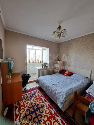 Продаю 2-комнатную квартиру, 50кв. м., этаж - 4/5, 8 мкр.