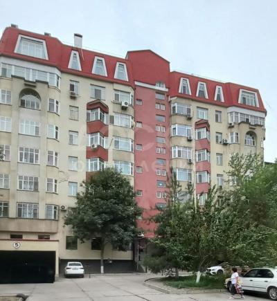 Продаю 5-комнатную квартиру, 270кв. м., этаж - 4/8, Московская/К.Акиева.