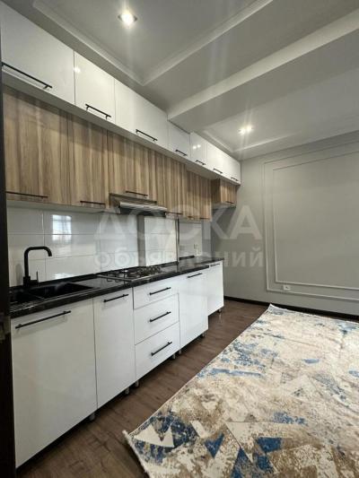 Продаю 2-комнатную квартиру, 67кв. м., этаж - 8/10, Филармония .