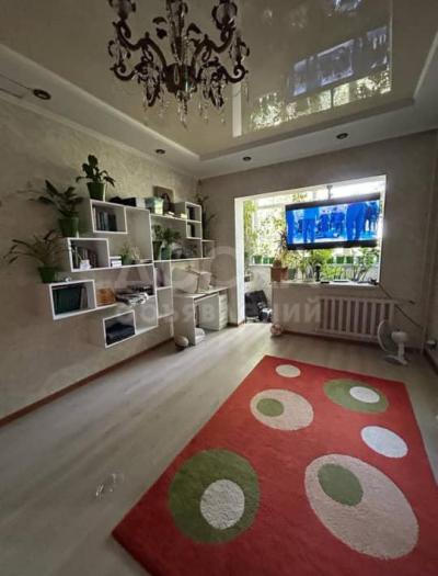 Продаю 5-комнатную квартиру, 108кв. м., этаж - 4/5, мкр. Асанбай.