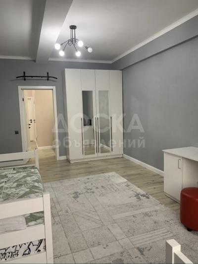 Продаю 3-комнатную квартиру, 125кв. м., этаж - 10/12, Тихий центр .