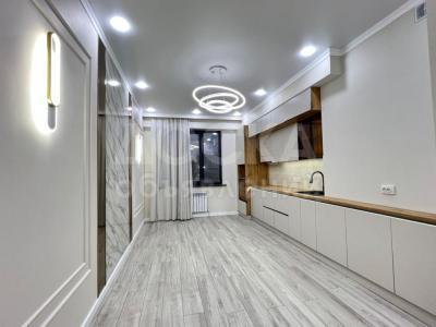 Продаю 3-комнатную квартиру, 90кв. м., этаж - 2/12, мкр Улан.