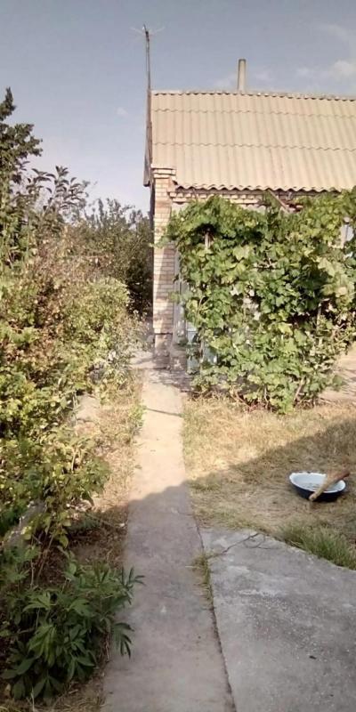 Продаю дом 4-ком. 62кв. м., этаж-1, 8-сот., стена кирпич, Посёлок туз село камвольщик, улица земляничная 1.