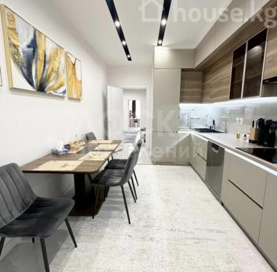 Продаю 4-комнатную квартиру, 125кв. м., этаж - 9/14, Асанбай.