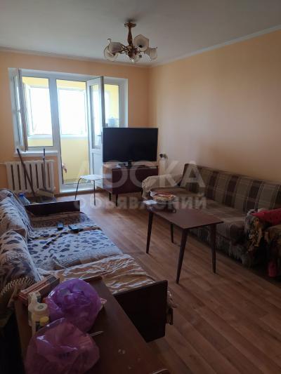 Продаю 3-комнатную квартиру, 58кв. м., этаж - 5/5, 8 микрорайон 40 дом - 78.000$ мини торг.