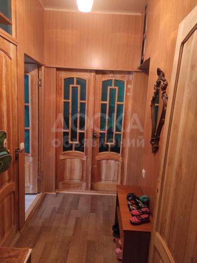 Продаю 3-комнатную квартиру, 75кв. м., этаж - 1/5,  г Чолпон Ата 3 мкр. д 99.