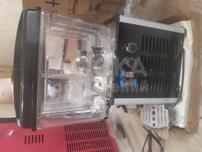 Продаю новый фризер мороженное и сокоохладитель тоже новый в заводской упаковке Кукумбий 45/22.