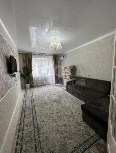 Продаю 2-комнатную квартиру, 50кв. м., этаж - 2/5, Аламедин-1.