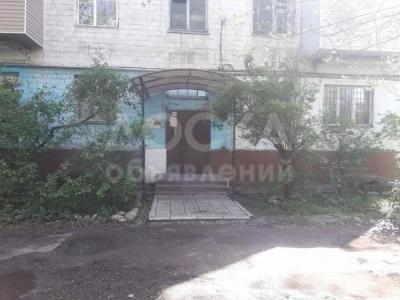 Продаю 2-комнатную квартиру, 42 кв. м., этаж - 3/4, Проспект Чынгыза Айтматова.