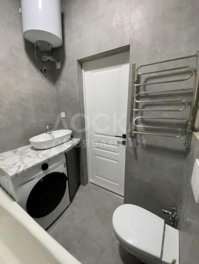 Продаю 2-комнатную квартиру, 75кв. м., этаж - 11/12, Район Восток 5. Киизбаева 33..