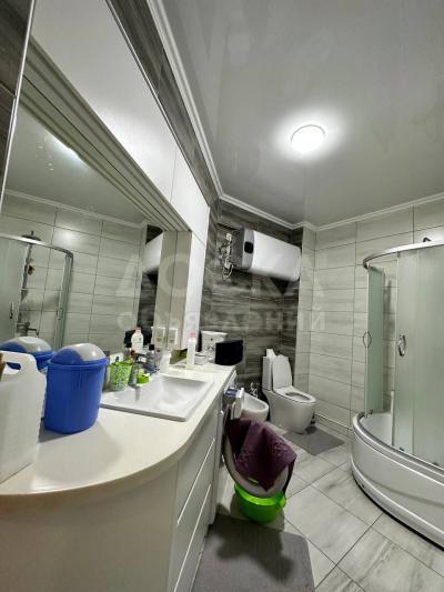 Продаю 3-комнатную квартиру, 108кв. м., этаж - 8/12, Тыналиева / ахунбаева .