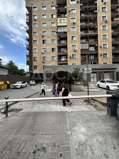 Продаю 2-комнатную квартиру, 80кв. м., этаж - 9/9, Проспект Манаса 97.