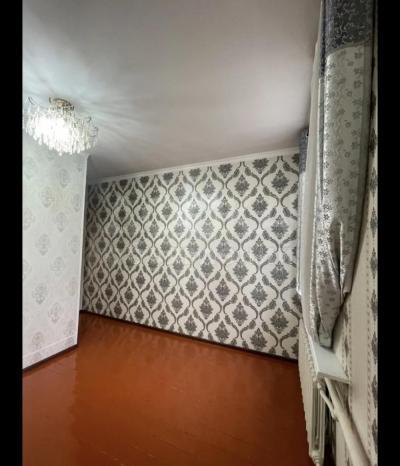 Продаю 2-комнатную квартиру, 42кв. м., этаж - 2/2, Пишпек .