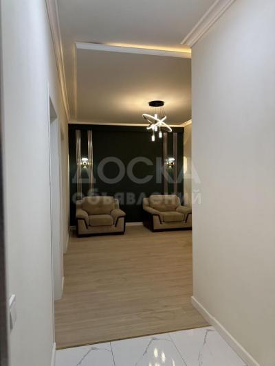 Продаю 3-комнатную квартиру, 103кв. м., этаж - 8/10, Золотой квадрат .