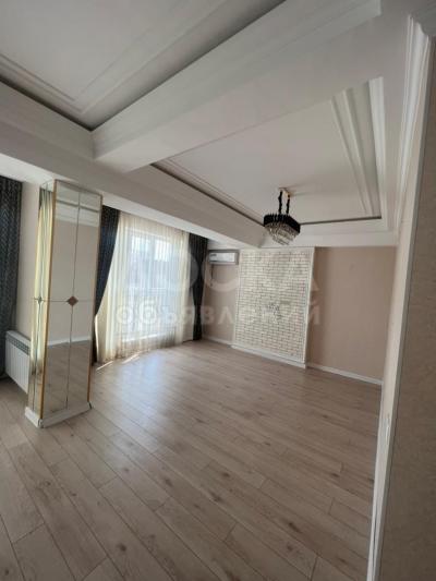 Продаю 5-комнатную квартиру, 176кв. м., этаж - 9/10, Баха\Гагарина.