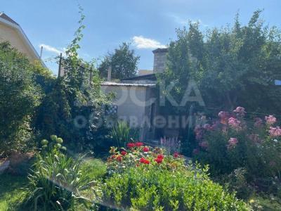 Продаю дом 4-ком. 95кв. м., этаж-1, 5-сот., стена кирпич, район Ахунбаева - Леваневского.