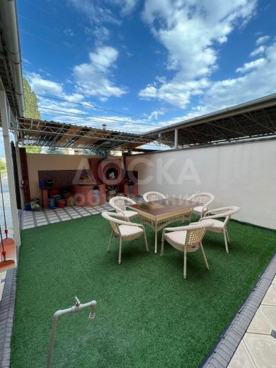 Продаю таунхаус 4-ком. 165кв. м., этаж-2, 2-сот., стена кирпич, Тыналиева/ Баба Ата .