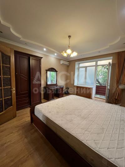 Продаю 3-комнатную квартиру, 68кв. м., этаж - 4/5, Золотой квадрат .