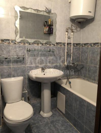 Продаю 3-комнатную квартиру, 58кв. м., этаж - 4/4, 7 мкр .