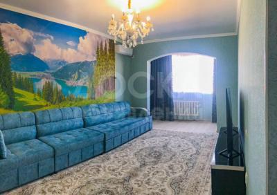 Продаю 2-комнатную квартиру, 52кв. м., этаж - 3/9, Салиева 229/1.