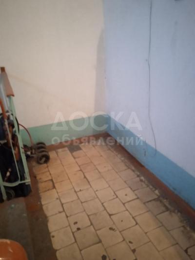 Продаю 1-комнатную квартиру, 33кв. м., этаж - 1/5, Токтогула -Молодая Гвардия .