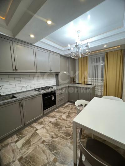 Продаю 2-комнатную квартиру, 70кв. м., этаж - 11/14, Джал Ахунбаева Тыналиева.