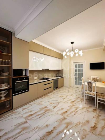 Продаю 4-комнатную квартиру, 123,5кв. м., этаж - 7/10, Акылбекова 661.