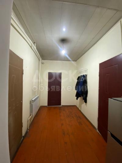 Продаю дом 3-ком. 400кв. м., этаж-1, 4-сот., стена кирпич, Новопавловка ж/м Алтын-Ордо .