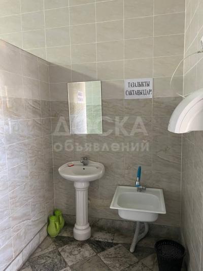 Продаю помещение свободного назначения 200кв. м., Строительный рынок Кут.