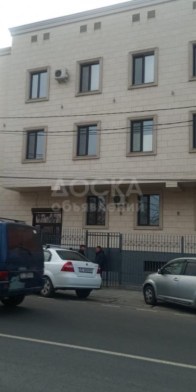 Продаю офисное помещение 850кв. м.,  Матросова/Жантошева.