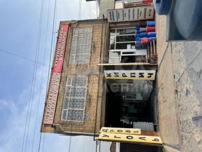 Продаю дом 5-ком. 250кв. м., этаж-2, 8-сот., стена кирпич, Село Лебединовка ул Проспект Победы 279.