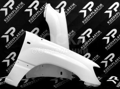 Крыло на Тойота Land Cruiser 100 из стеклопластика.