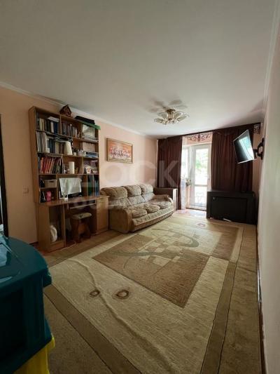 Продаю 2-комнатную квартиру, 46кв. м., этаж - 2/4, юг-2.