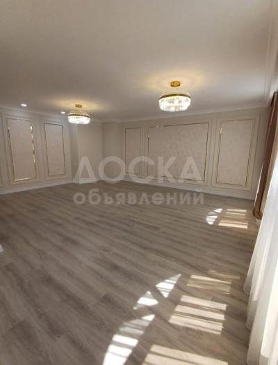 Продаю 2-комнатную квартиру, 121кв. м., этаж - 12/12, 12 мкр.