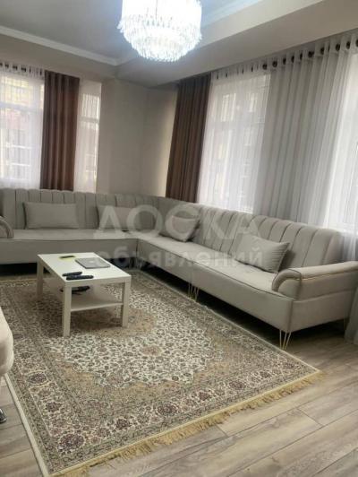 Продаю 2-комнатную квартиру, 68кв. м., этаж - 8/12, магистраль.