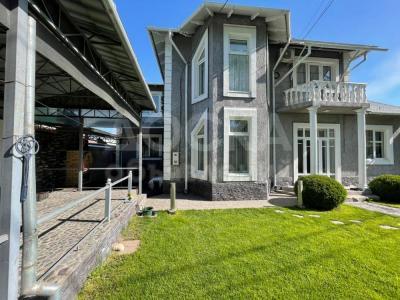 Продаю дом 5-ком. 280кв. м., этаж-2, 5.2-сот., стена другое, Скябина\Карла Маркса.